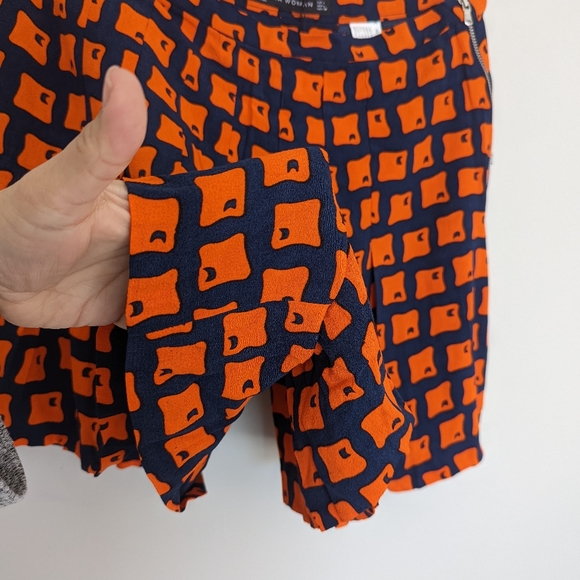 Zara Flowy Printed Shorts Retro Style High Waisted Size Large - Picture 6 of 9